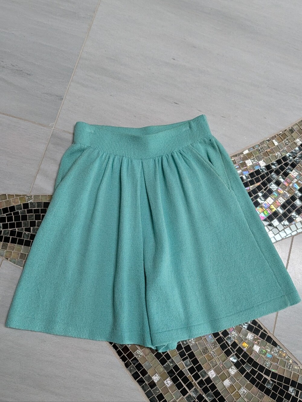 vintage ST JOHN minty aqua santana knit shorts S
